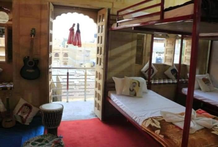 Resting Love Hostel Jaisalmer Bagian luar foto