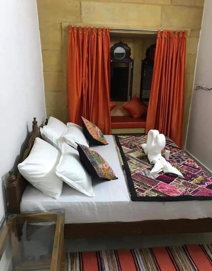Resting Love Hostel Jaisalmer Bagian luar foto