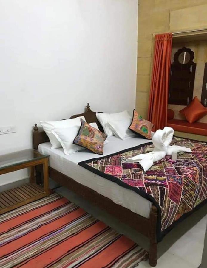Resting Love Hostel Jaisalmer Bagian luar foto