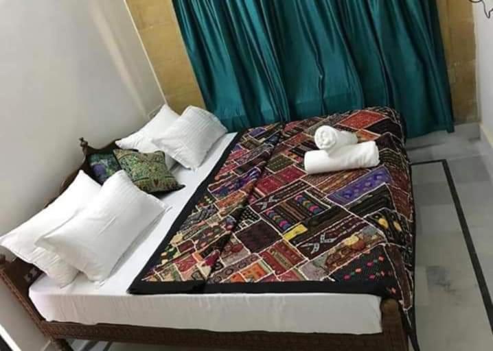 Resting Love Hostel Jaisalmer Bagian luar foto