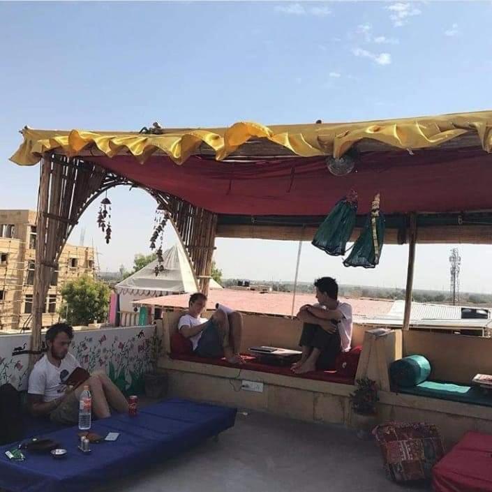 Resting Love Hostel Jaisalmer Bagian luar foto