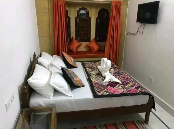 Resting Love Hostel Jaisalmer Bagian luar foto