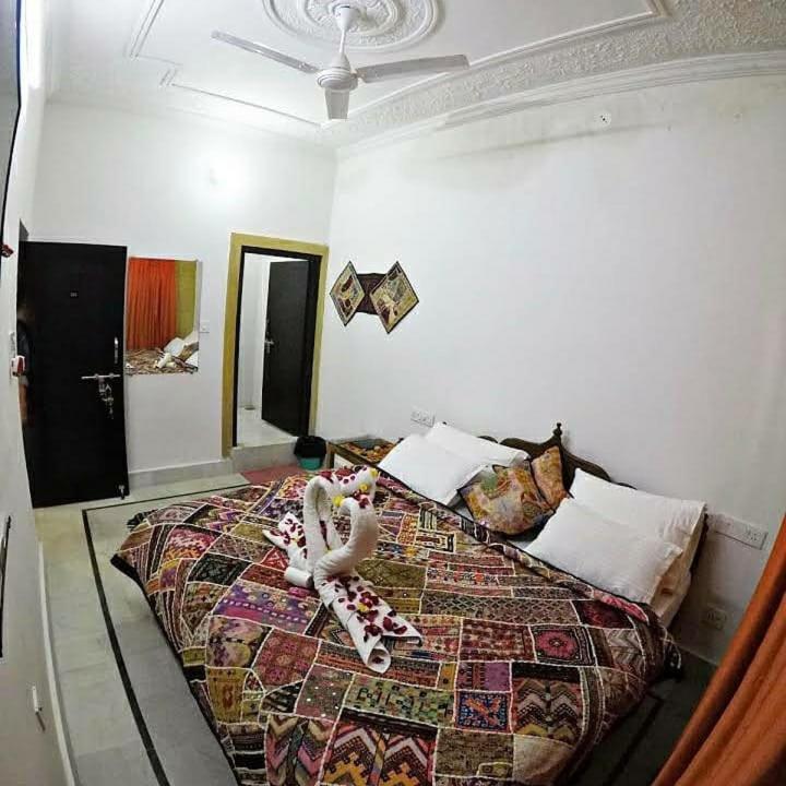 Resting Love Hostel Jaisalmer Bagian luar foto