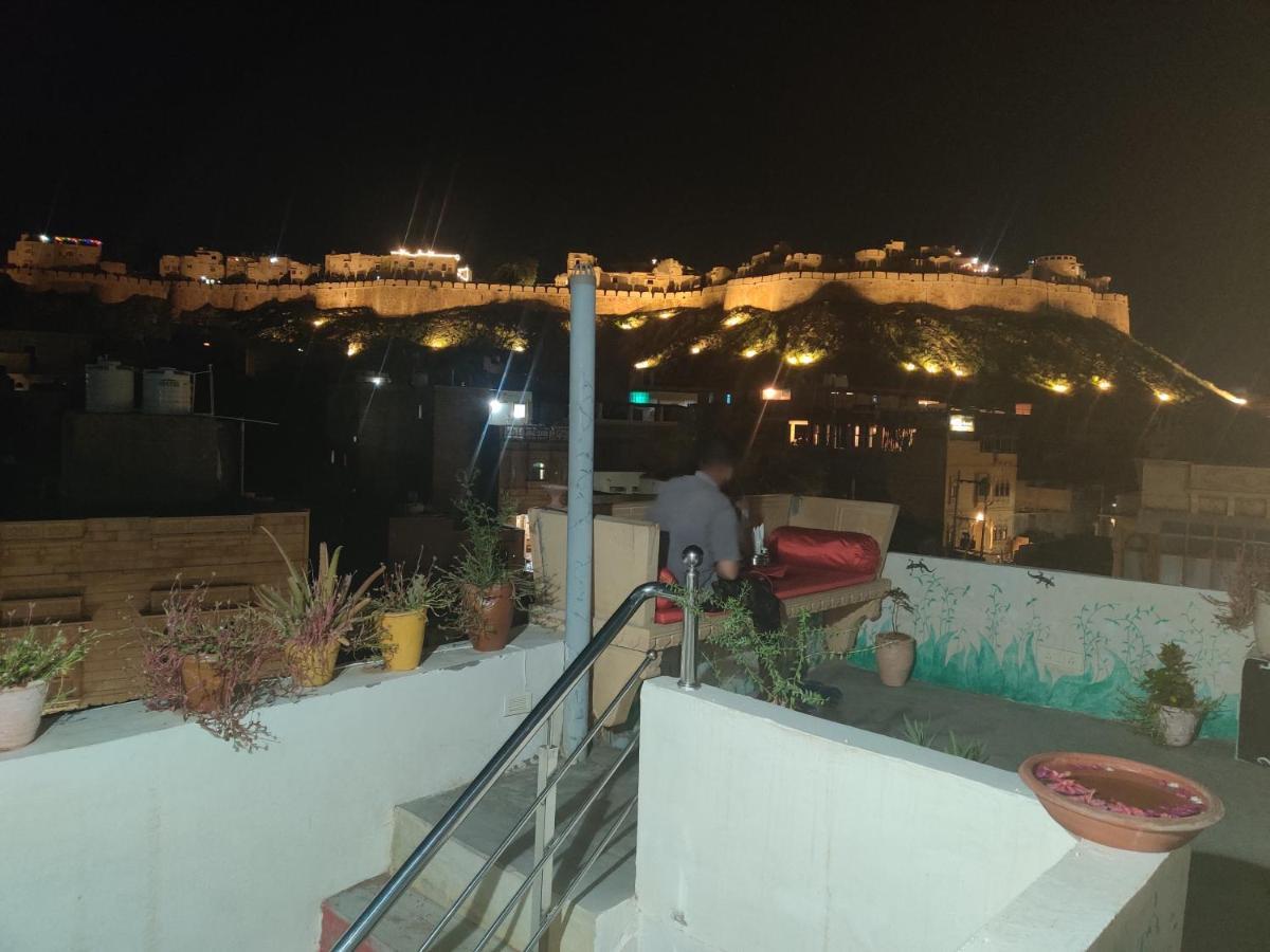 Resting Love Hostel Jaisalmer Bagian luar foto