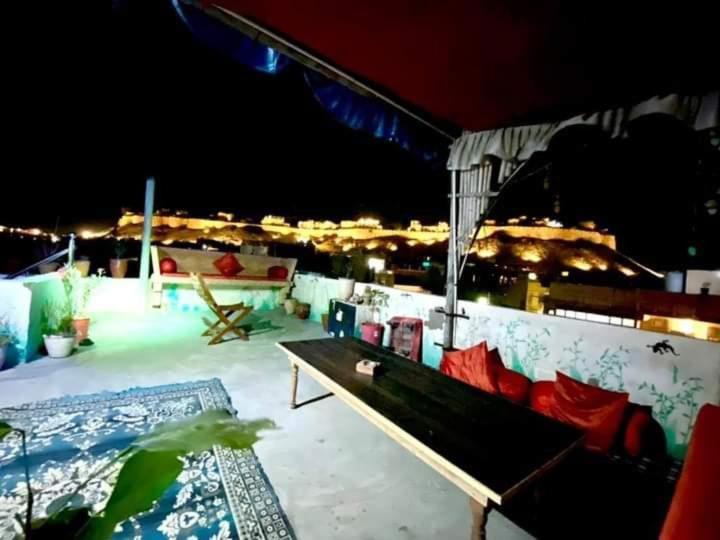 Resting Love Hostel Jaisalmer Bagian luar foto